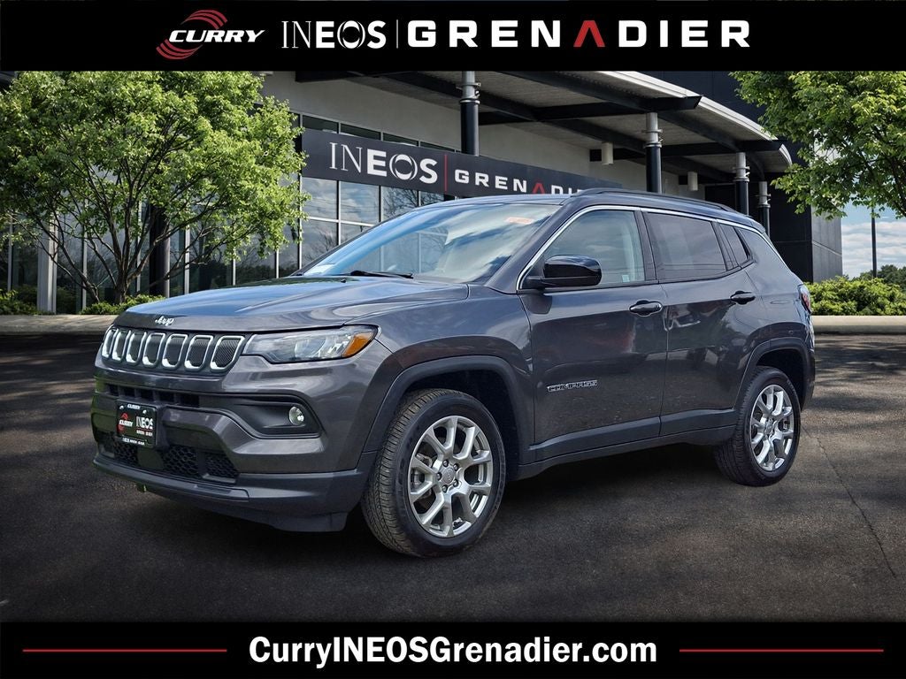 2022 Jeep Compass Latitude Lux in Granite Crystal Metallic Clearcoat — front three-quarter view