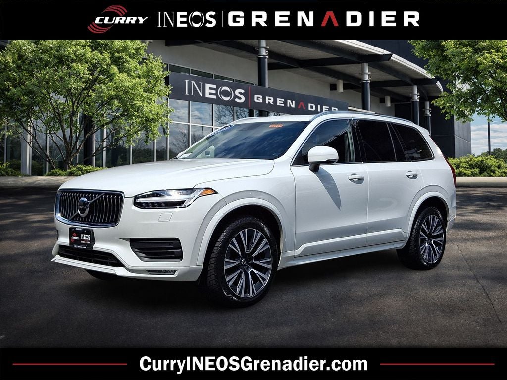2022 Volvo XC90 T6 Momentum in White — front three-quarter view